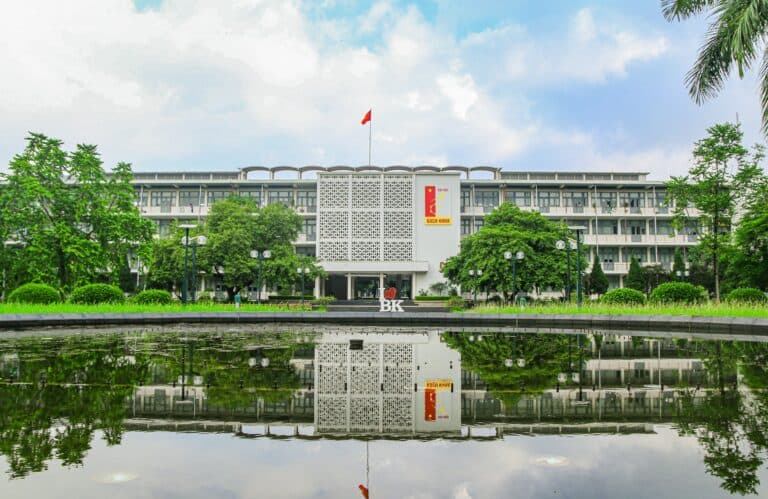Viện Nghiên cứu công nghệ không gian và dưới nước